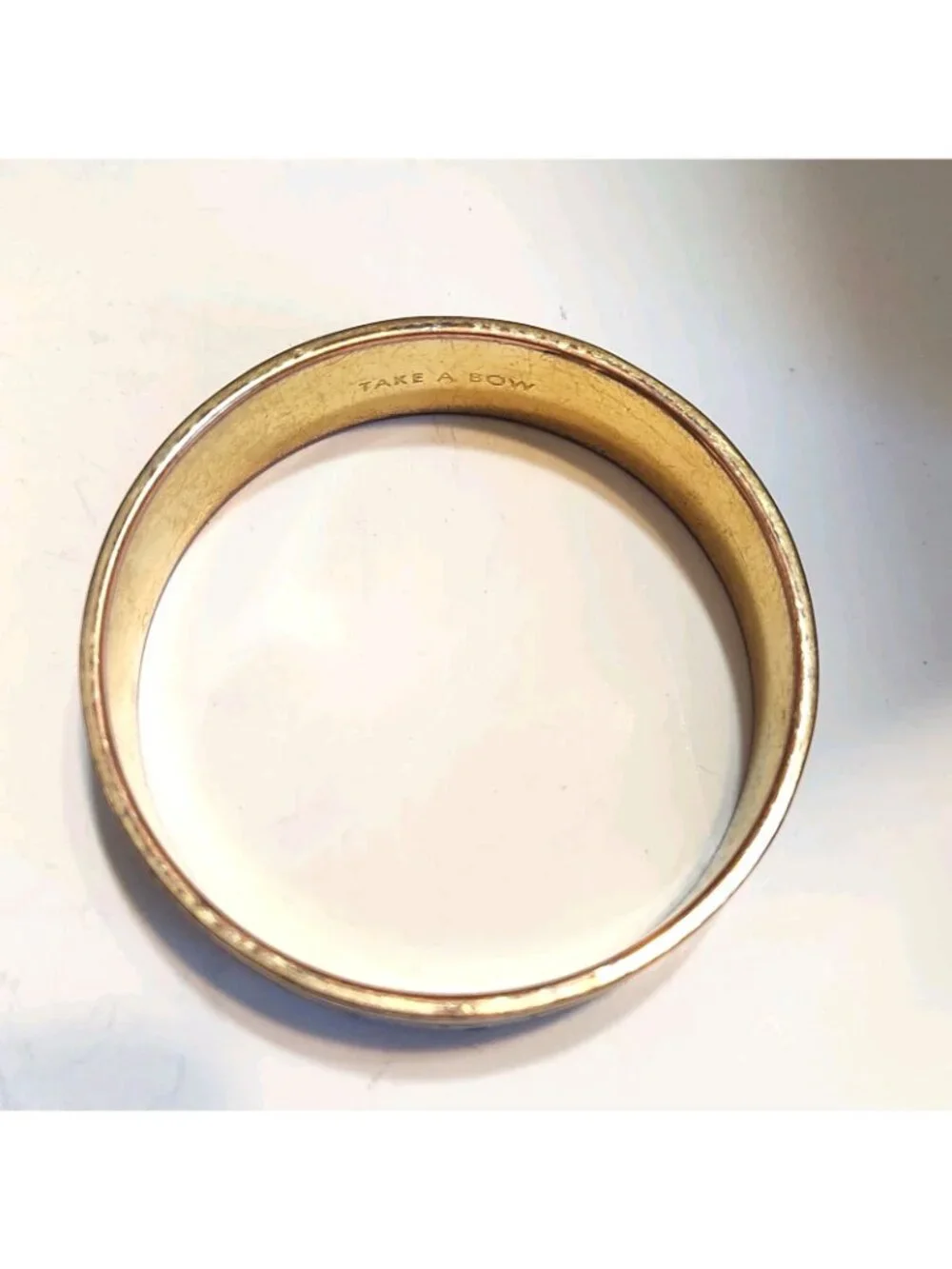 Kate Spade Take A Bow Gold Toned Bangle Bracelet With Spade READ - Picture 9 of 13